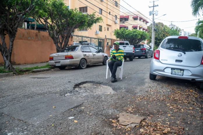 Hoyo peligroso en calle Wenceslao Álvarez