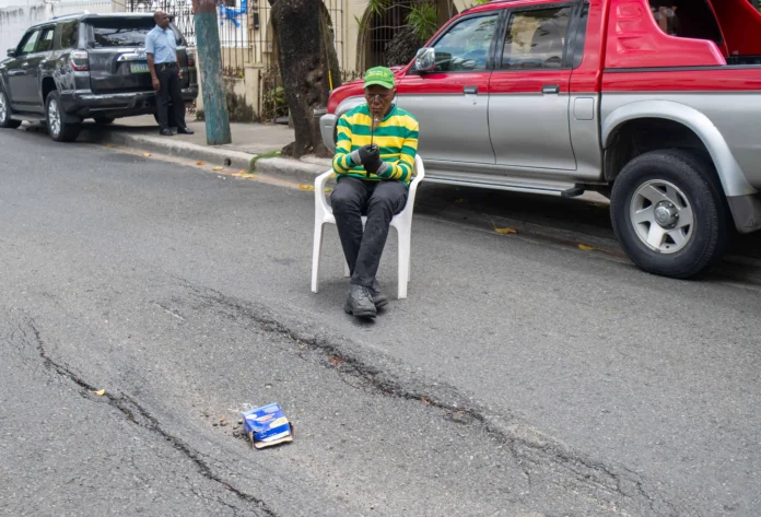 Hundimiento en calle Leonor de Ovando.