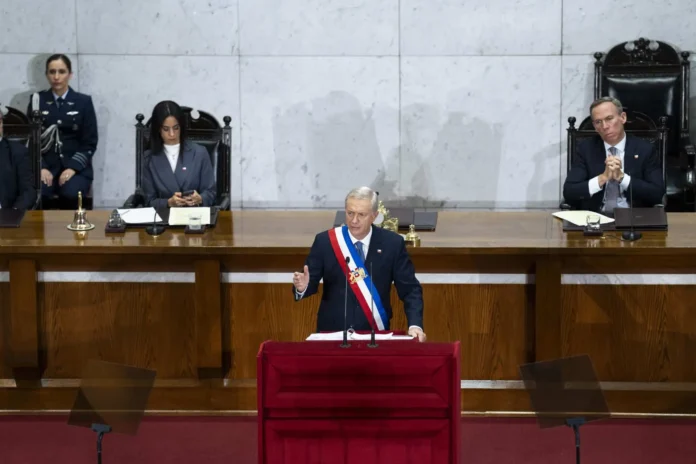 Kast habla sobre austeridad y ayudas sociales.