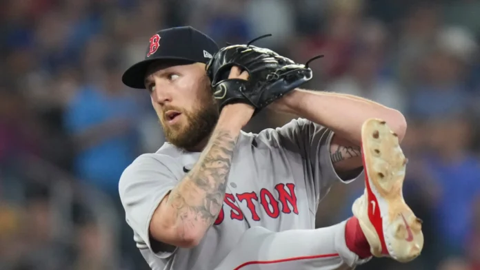 Garrett Crochet durante su recuperación de lesión.