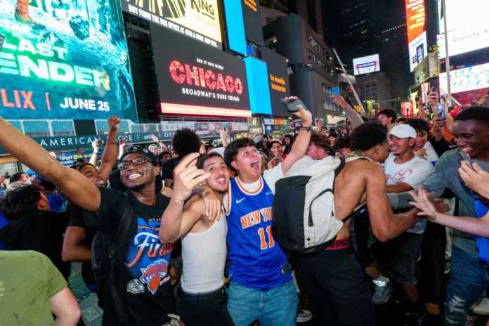Knicks remontan 29 puntos y ganan.