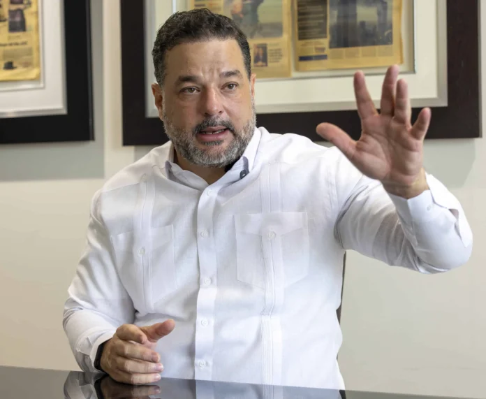Paíno Henríquez en foro sobre turismo sostenible