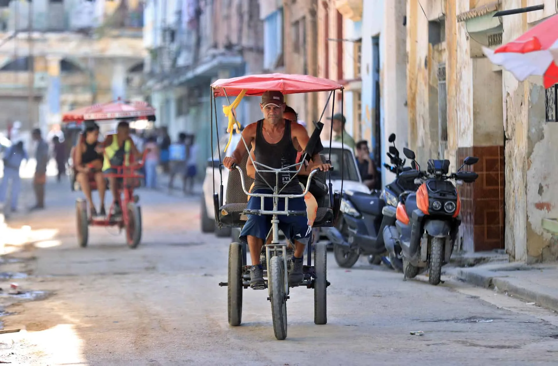 La Habana refuerza defensa ante amenaza militar.