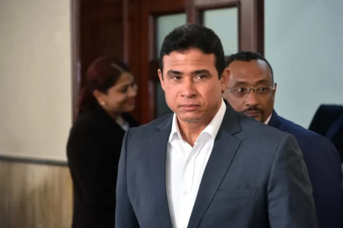 Sentencia a Adán Cáceres por corrupción.