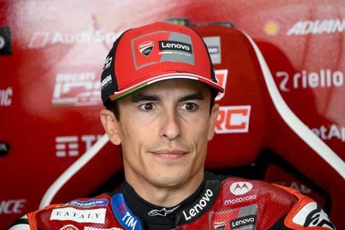 Márquez celebra su victoria en Hungría.