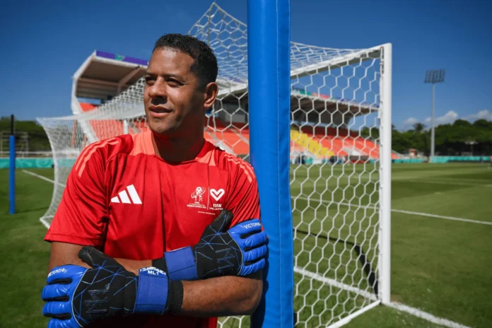 Miguel Lloyd se despide del fútbol.