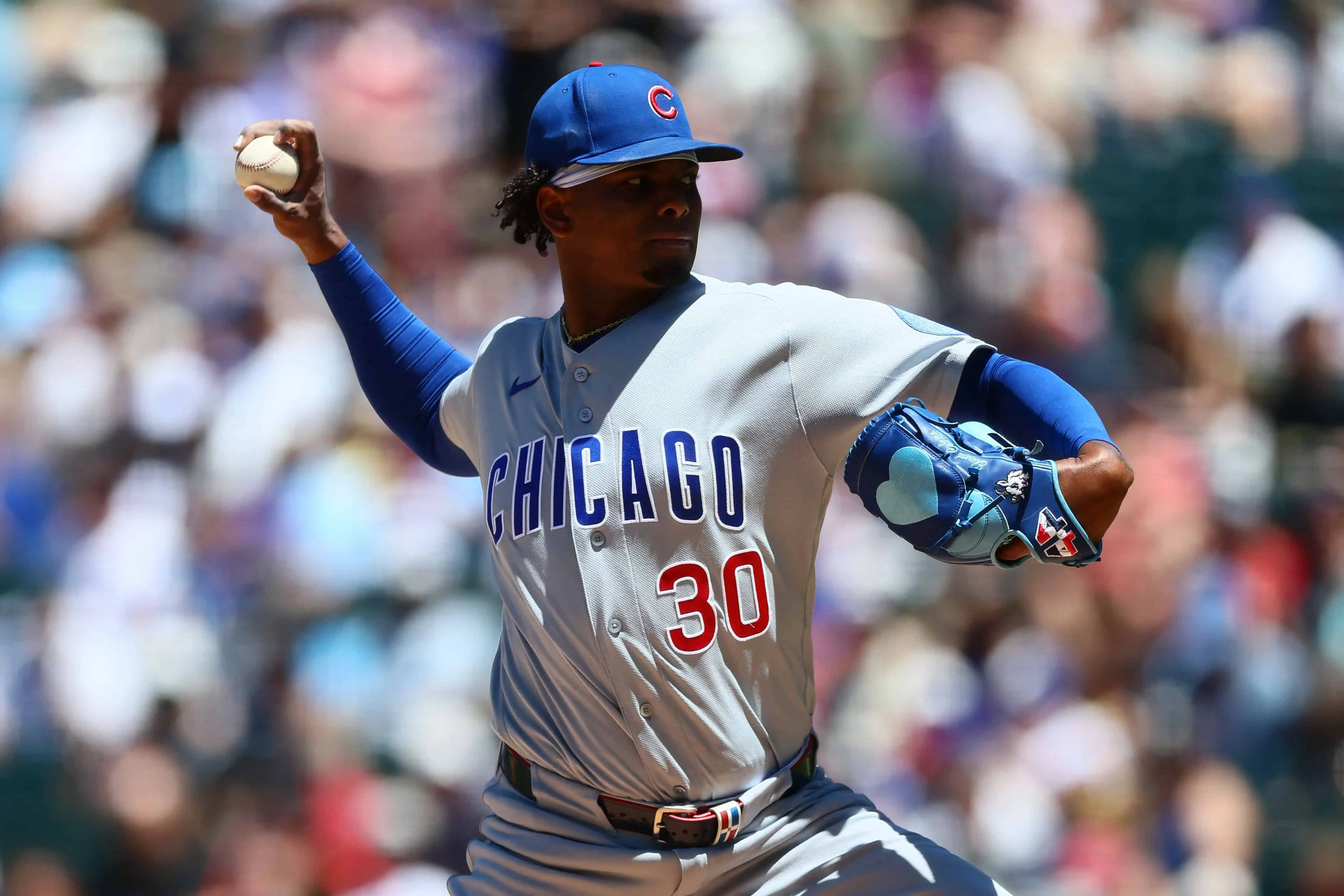 Edward Cabrera celebra su victoria con los Cachorros.