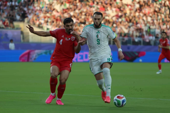 Argelia celebra su victoria sobre Jordania.
