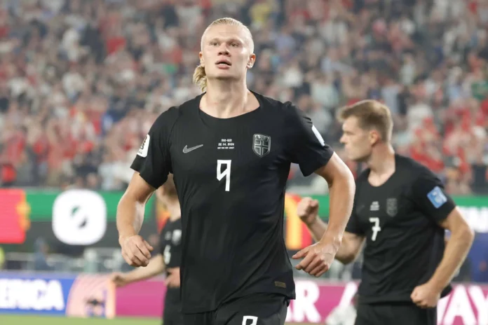 Haaland celebra su doblete en el Mundial.