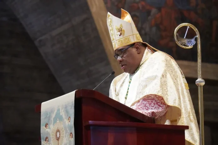 Obispo Castro Marte en celebración de Corpus Christi