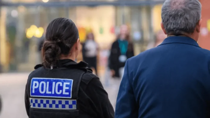 Policía británico suspendido por pruebas falsas.