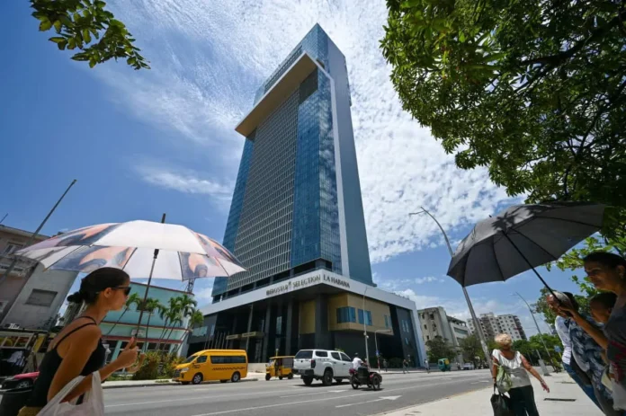 Empresas extranjeras abandonan Cuba por sanciones.