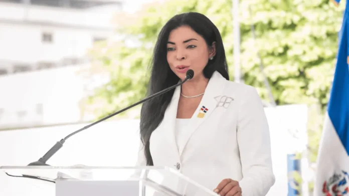 Yeni Berenice critica fallo sobre exministros.