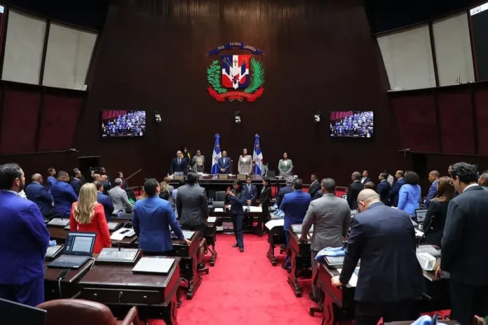 Diputados aprueban reforma ley residuos sólidos.