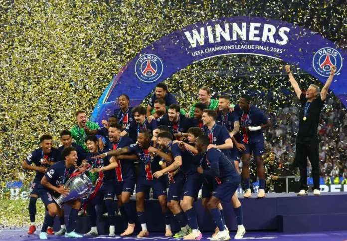 PSG celebra su título europeo con Luis Enrique.