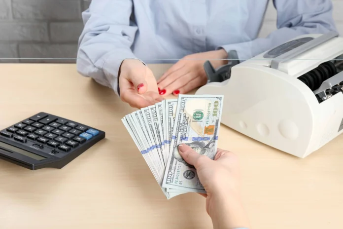 Aumento de remesas fortalece el peso dominicano
