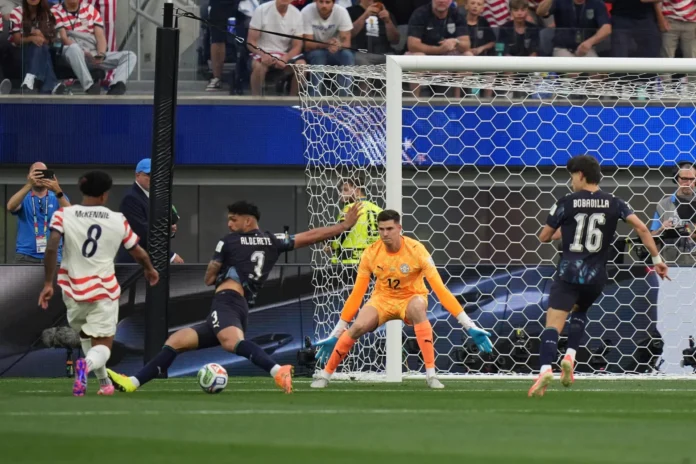 Autogol de Paraguay en Mundial 2023