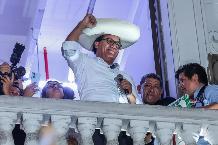 Roberto Sánchez optimista por resultados electorales.