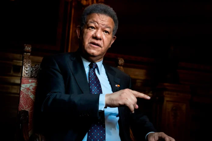 Leonel Fernández recuerda a Alex Bueno.