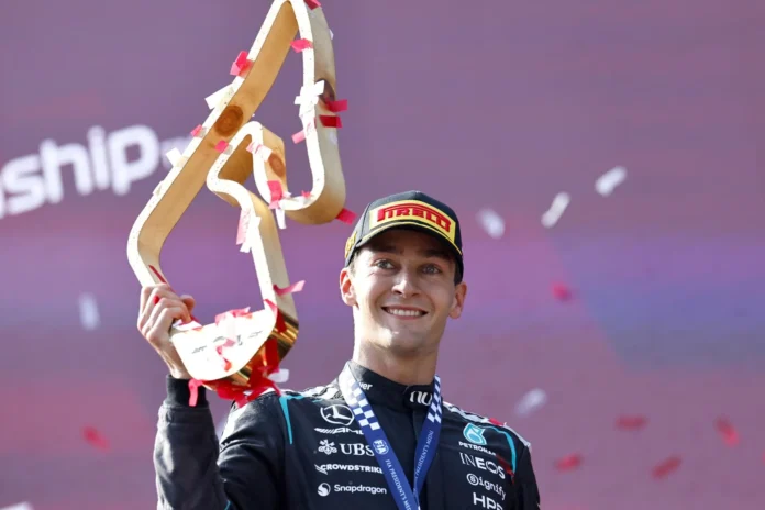 George Russell celebra su victoria en Austria.