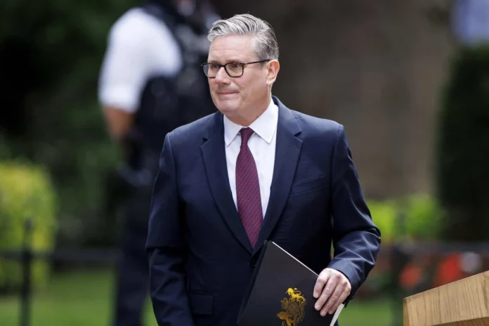 Keir Starmer anuncia su dimisión como primer ministro.