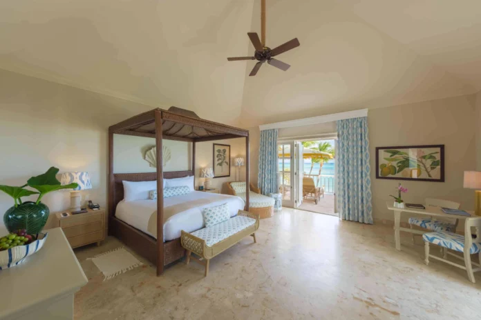 Tortuga Bay Puntacana recibe premio Triple Crown.