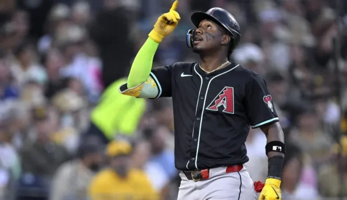 Perdomo celebra victoria 700 de Lovullo.