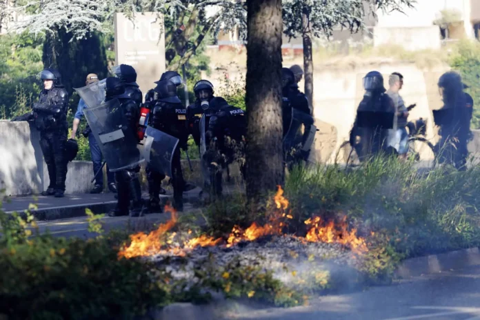 Manifestación violenta contra el G7 en Ginebra.