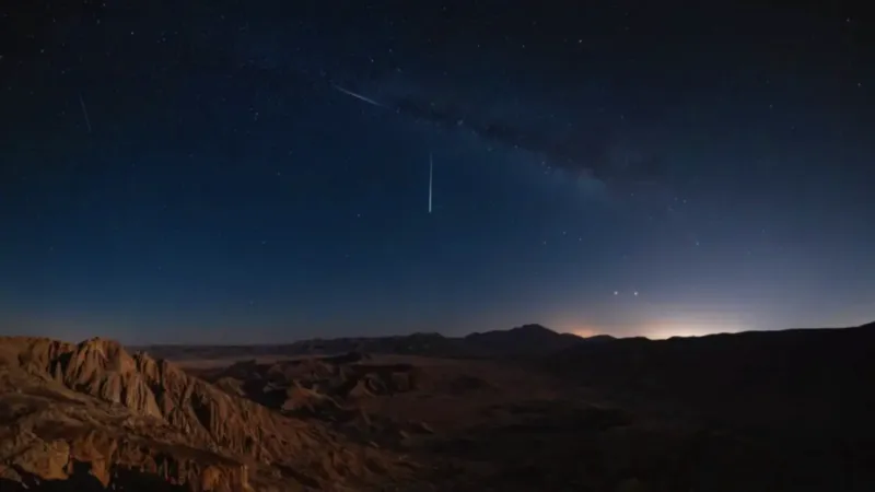 Un astrónomo observa la lluvia de estrellas