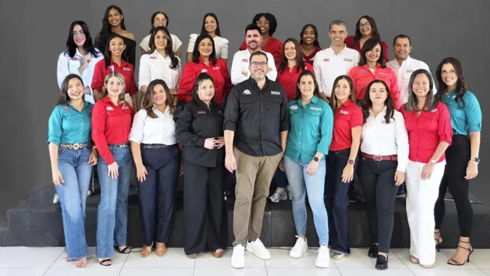 Agente inmobiliario dominicano Ariel Grasso premiado