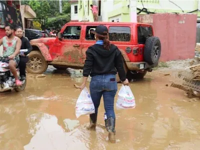 Asistencia a familias afectadas por lluvias.