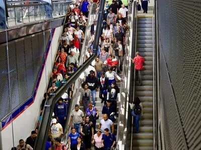 Metro 2C de Santo Domingo en operación