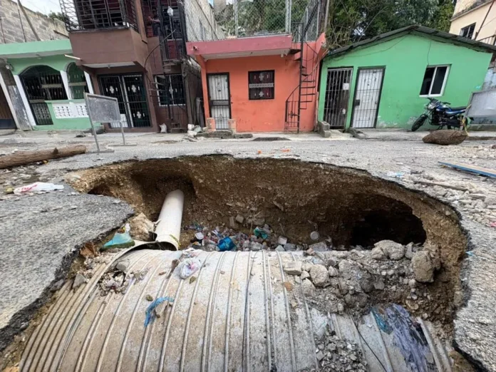 Crisis en Guajimía por socavones y abandono.