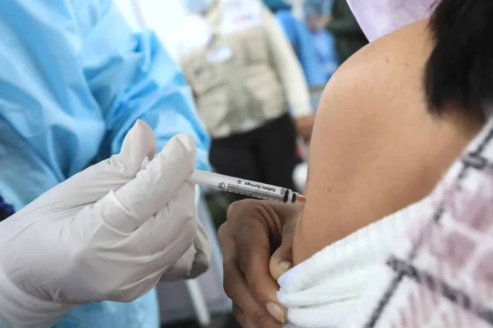 Vacunas requieren refuerzos para efectividad prolongada