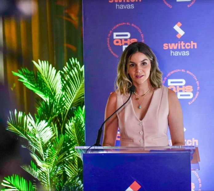 Premio a mujeres en industrias creativas.