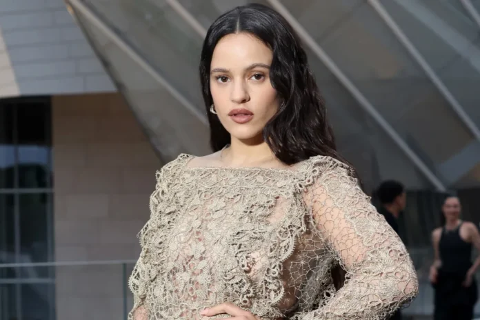 Rosalía recibe premio Mujer del Año 2026