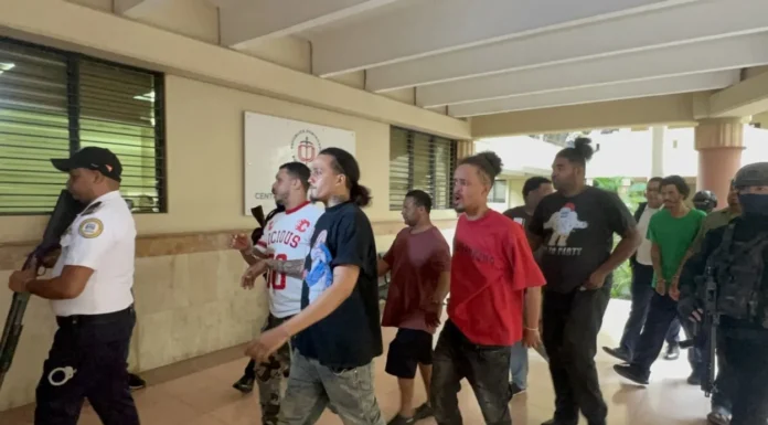 Pandilla de motoristas en Santiago, medida aplazada