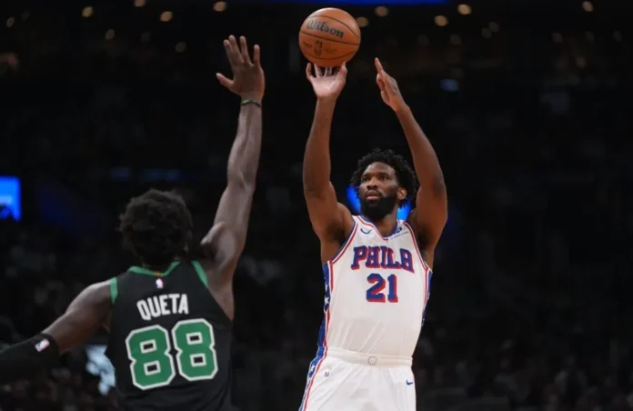 76ers celebran victoria contra Celtics en playoffs