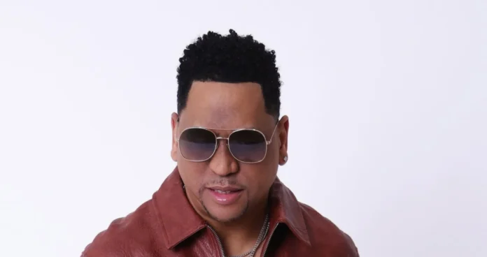 Kalimete en su videoclip 