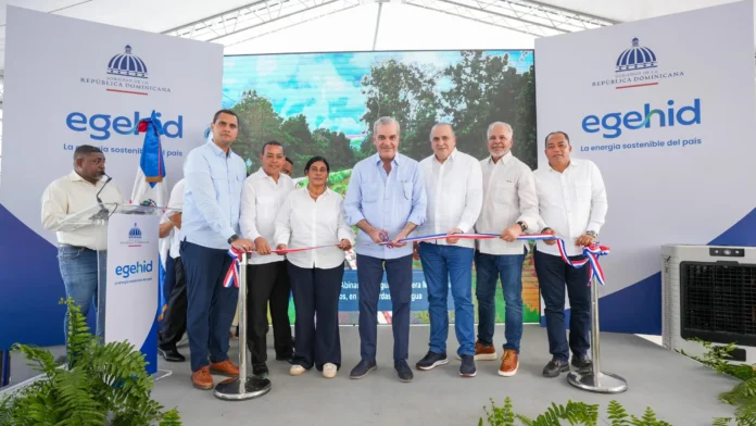 Inauguración de carretera en Nagua por Abinader.
