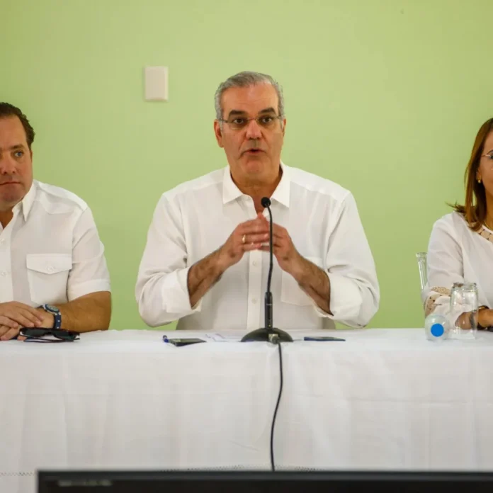 Abinader anuncia apartamentos para familias afectadas