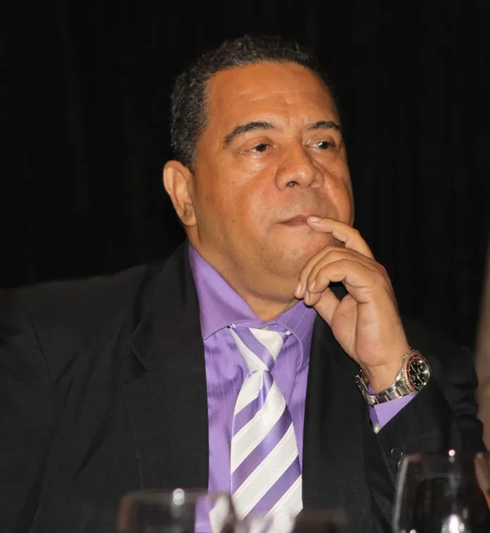 Trump presiona a Irán en el Estrecho.