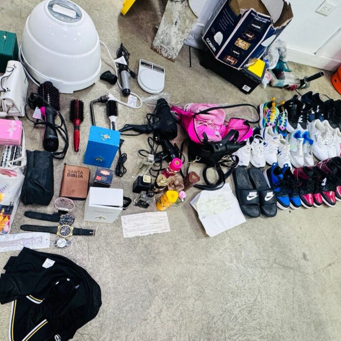 Tres hombres arrestados por robo en Santiago