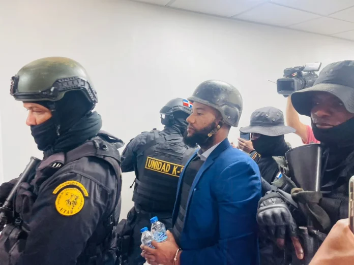 Fiscal investigado por soborno en audiencia.