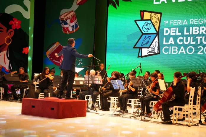 Autores y músicos brillan en Feria del Libro