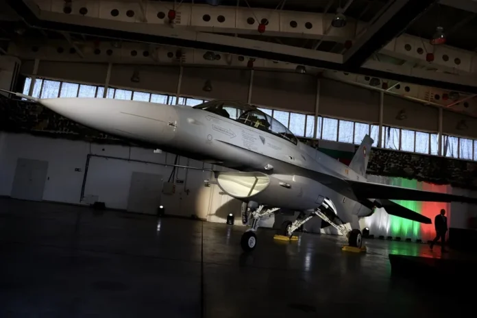 Perú paga primer lote de aviones F-16