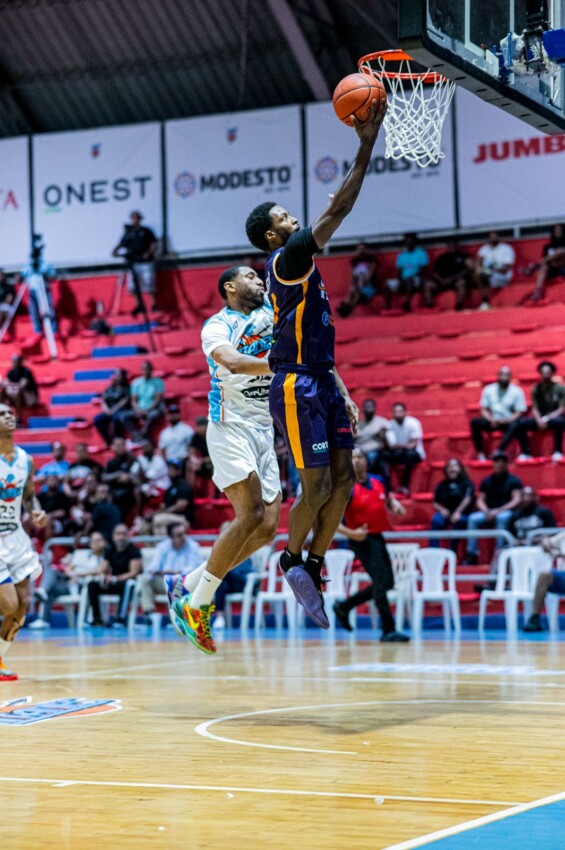 Spearman celebra victoria Titanes sobre Héroes