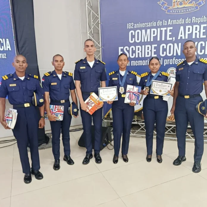 Cadetes de la Policía en Olimpiada de Ortografía