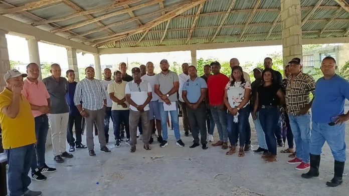 Paro de trabajos en carretera Neiba-El Aguacate