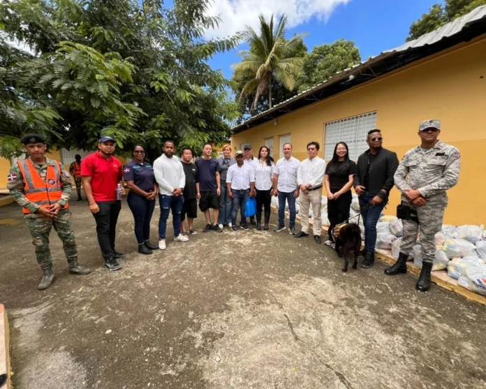 Ayuda humanitaria en Montellano, Puerto Plata.